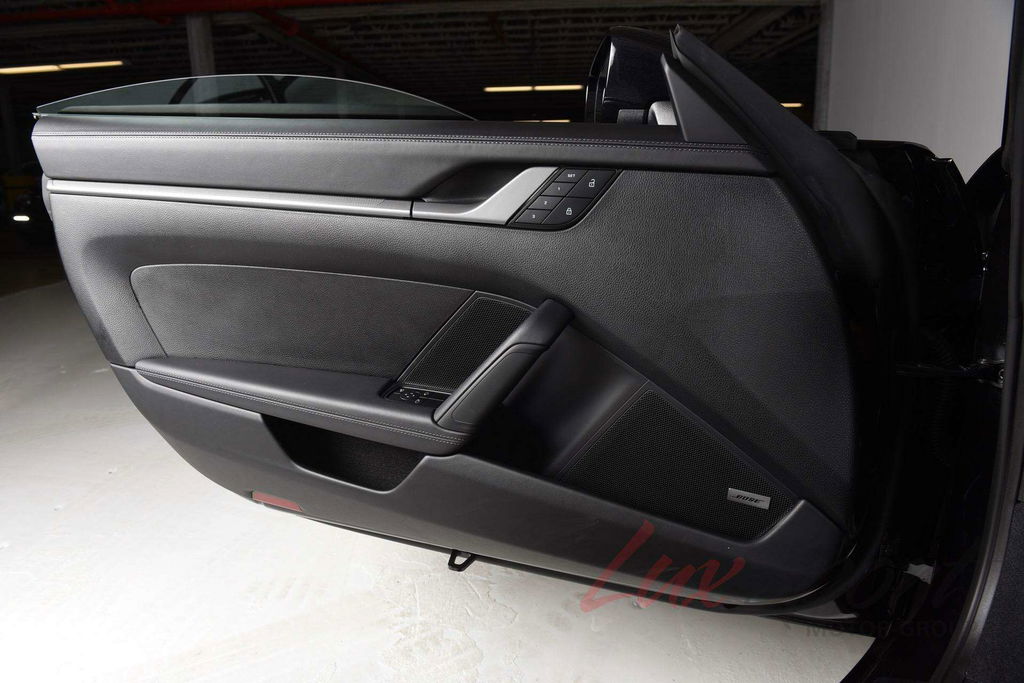 Porsche 992 Carrera 4