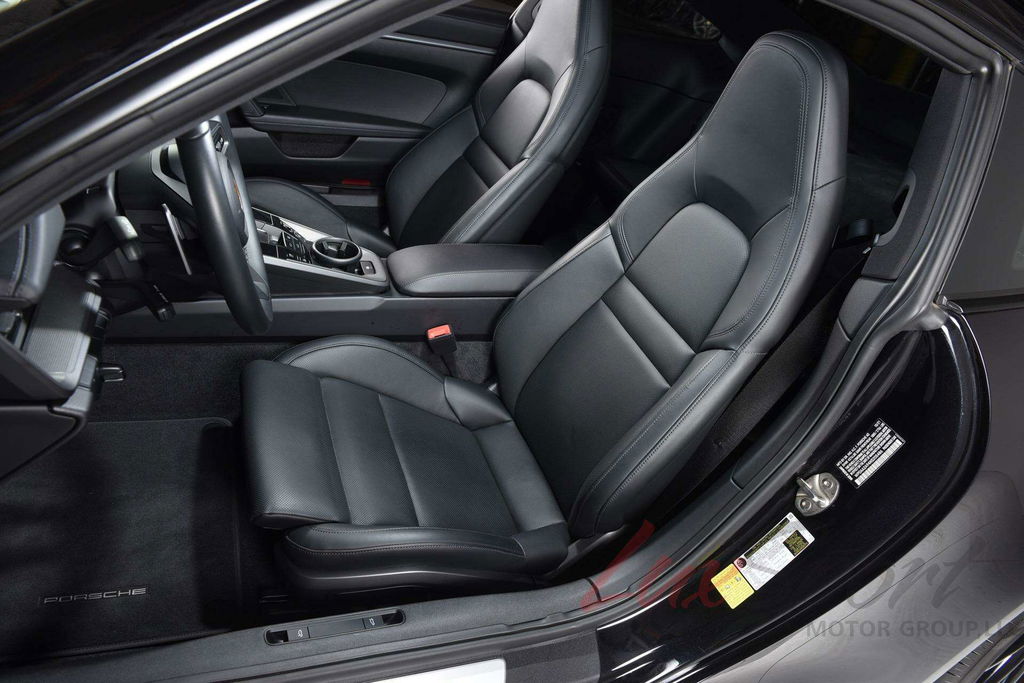 Porsche 992 Carrera 4