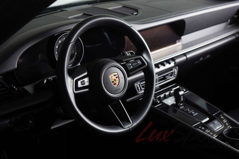 Porsche 992 Carrera 4