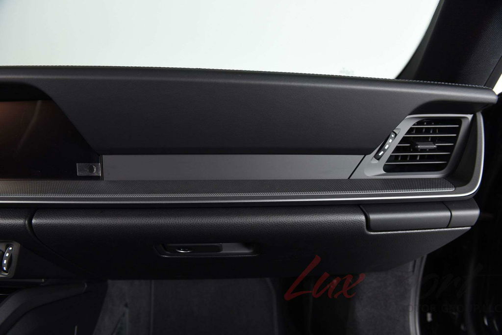 Porsche 992 Carrera 4