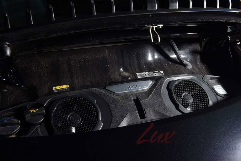 Porsche 992 Carrera 4