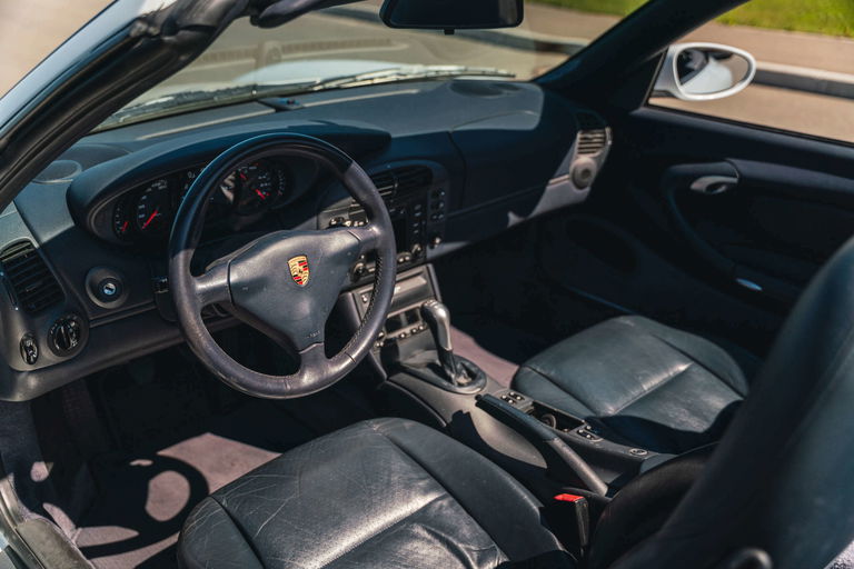 Porsche 996 Carrera 4