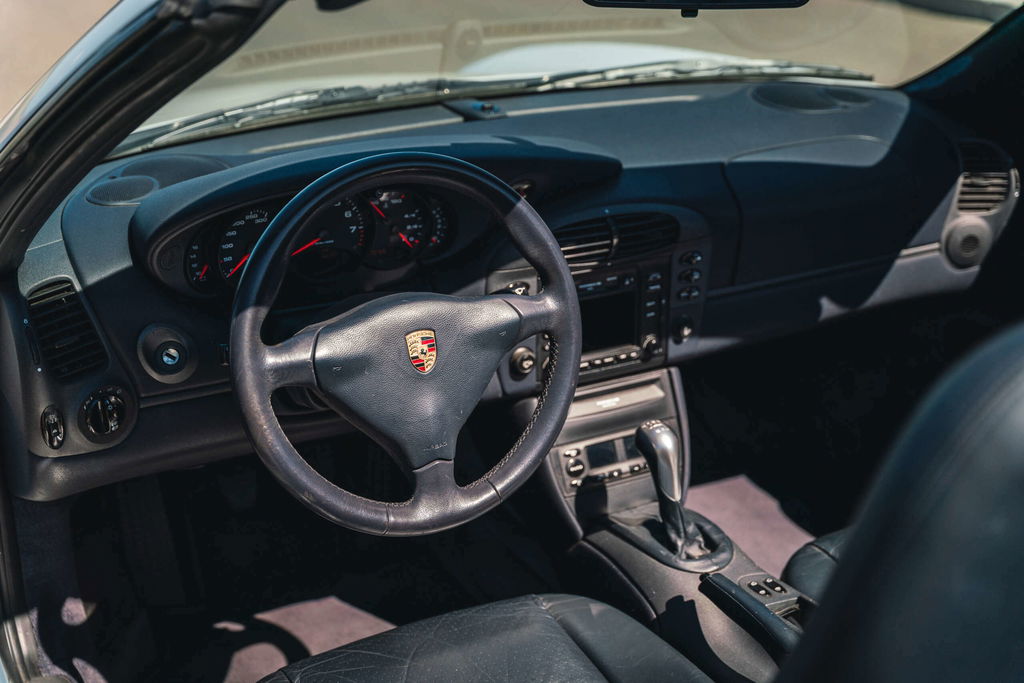 Porsche 996 Carrera 4