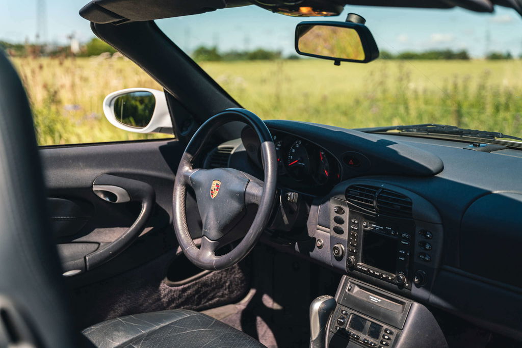 Porsche 996 Carrera 4