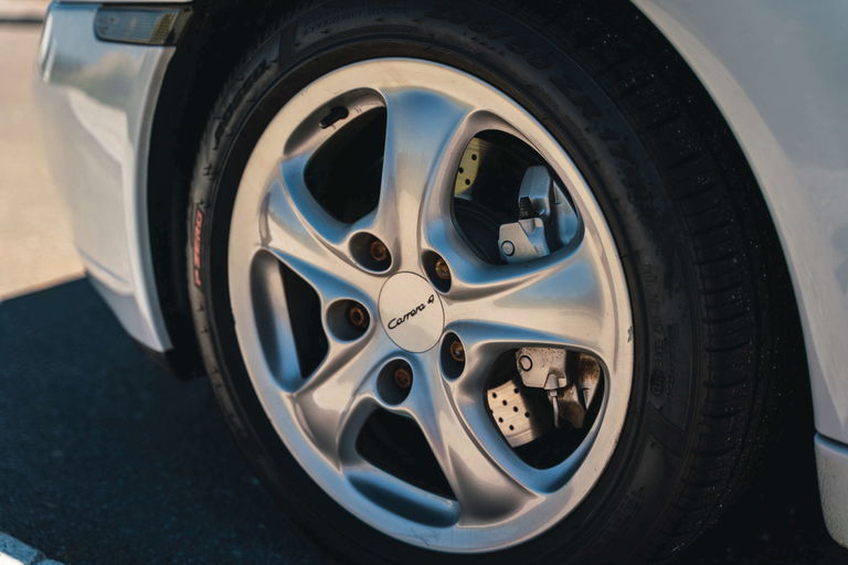 Porsche 996 Carrera 4