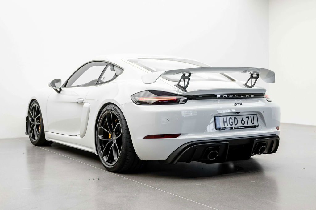 Porsche 718 Cayman GT4