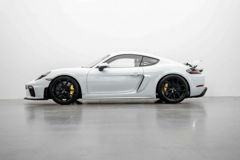 Porsche 718 Cayman GT4