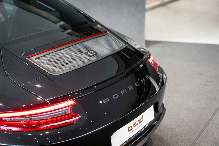 Porsche 991 GT3 Touring