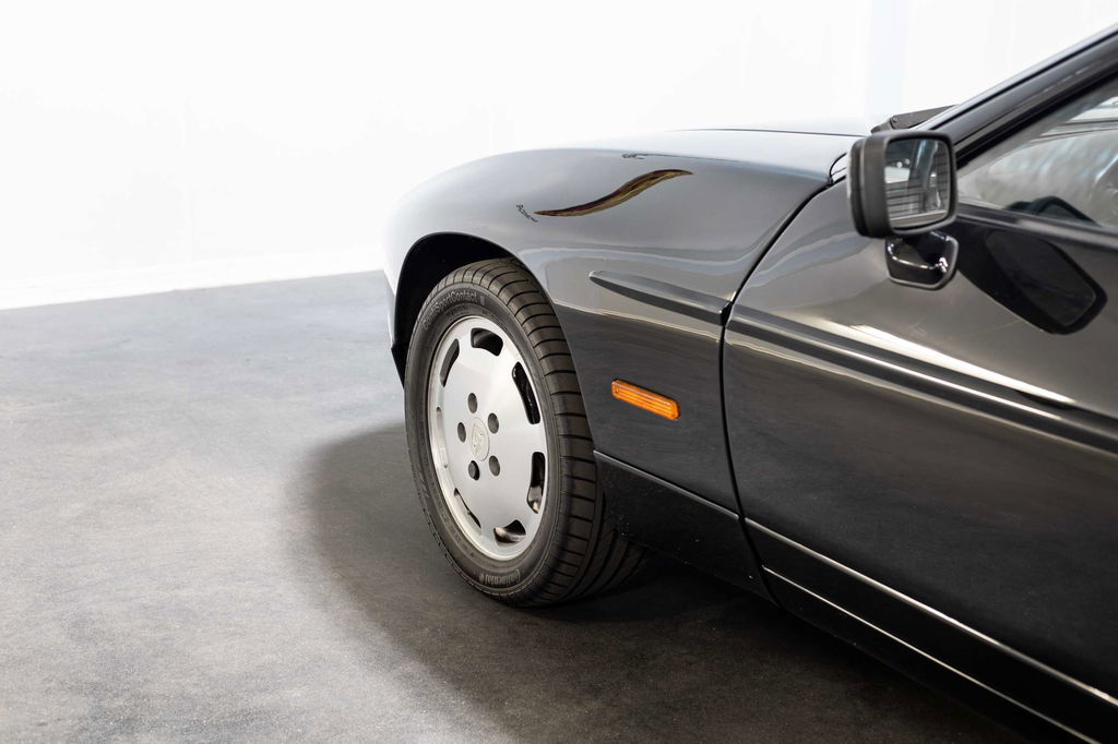 Porsche 928 S4