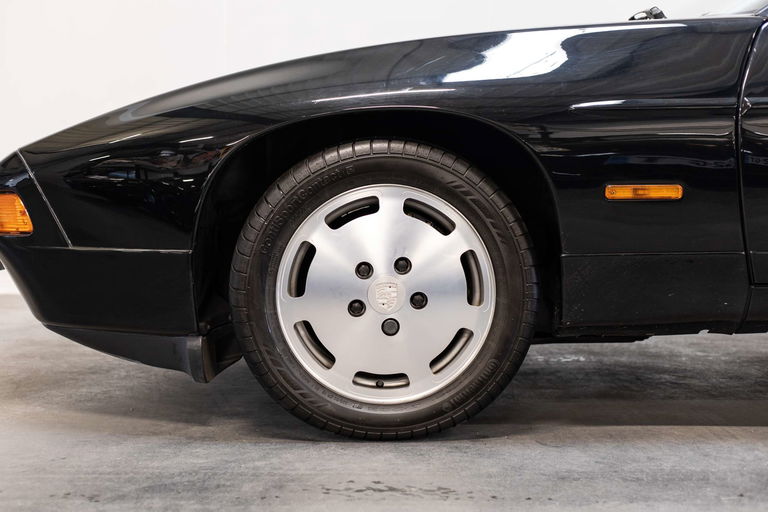 Porsche 928 S4