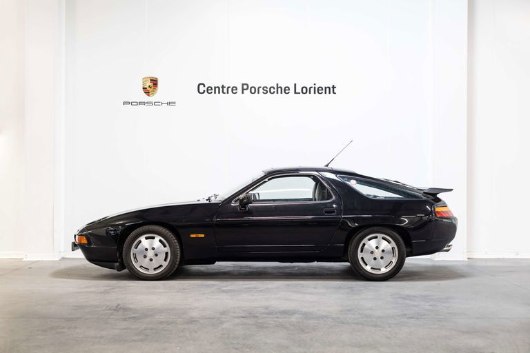 Porsche 928 S4