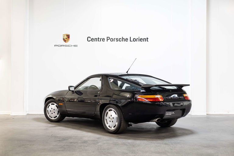 Porsche 928 S4