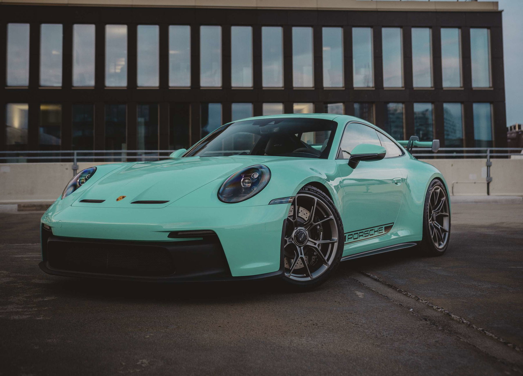 Porsche 992 GT3 2021 - elferspot.com - Marketplace for Porsche