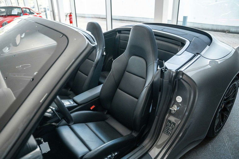 Porsche 991 Carrera 4 GTS