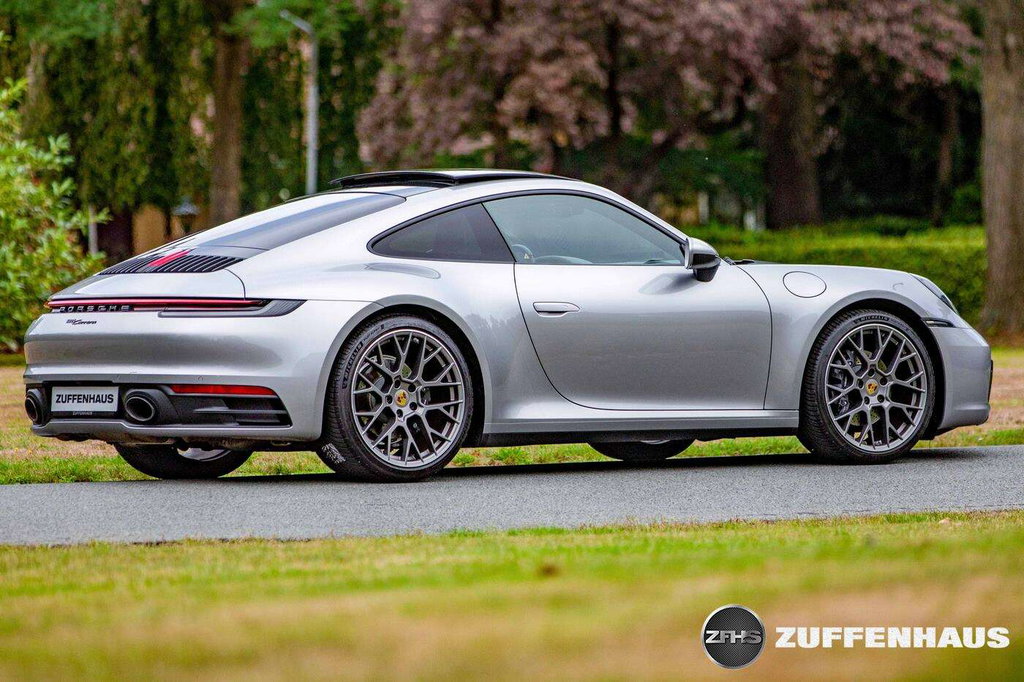 Porsche 992 Carrera