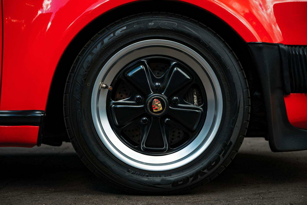 Porsche 911 Turbo 3.3