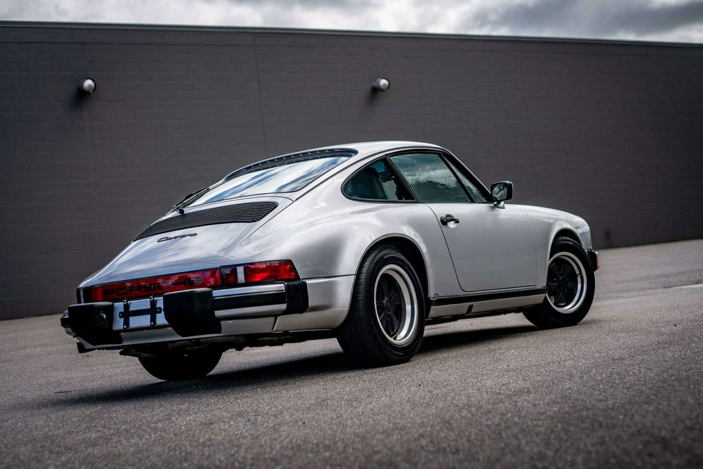 Porsche 911 Carrera 3.2 (US)