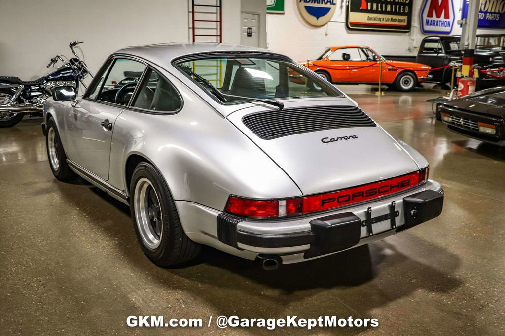 Porsche 911 Carrera 3.2 (US)