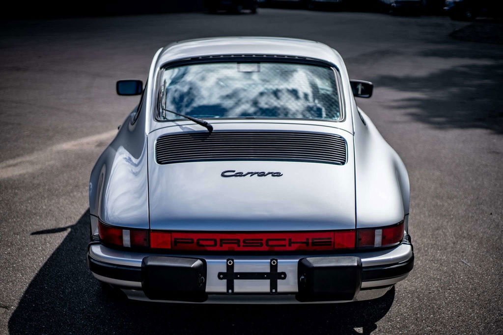Porsche 911 Carrera 3.2 (US)