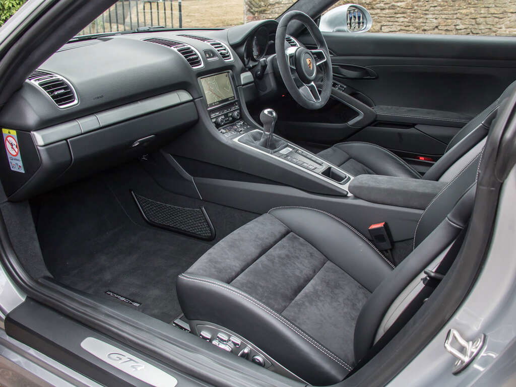 Porsche 981 Cayman GT4