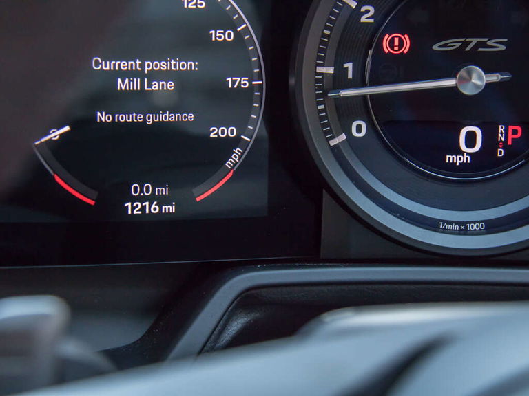 Porsche 992 Carrera 4 GTS