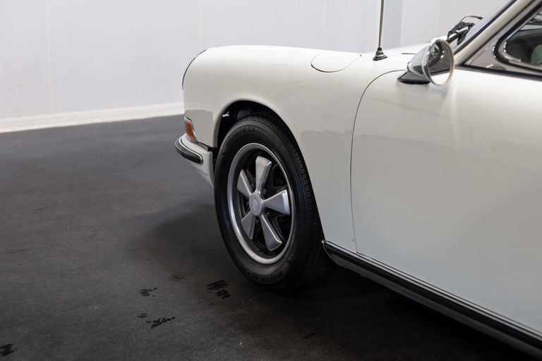 Porsche 911 S (F-Modell)