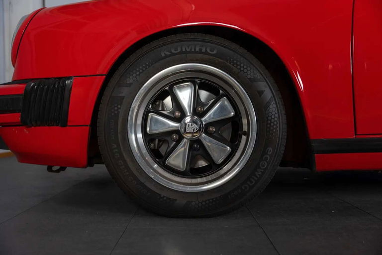 Porsche 911 Carrera 3.2 (US)