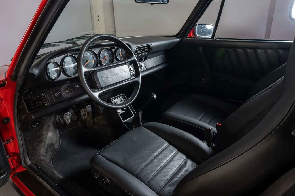 Porsche 911 Carrera 3.2 (US)