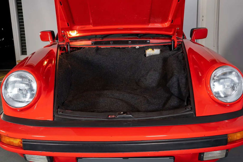 Porsche 911 Carrera 3.2 (US)