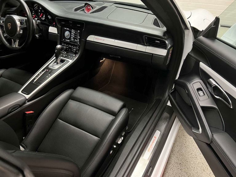 Porsche 911 Carrera S „Martini Racing Edition“