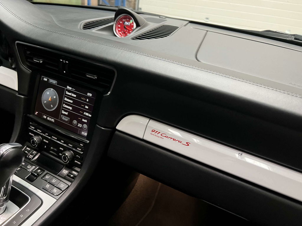 Porsche 911 Carrera S „Martini Racing Edition“
