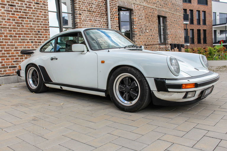 Porsche 911 Carrera 3.2