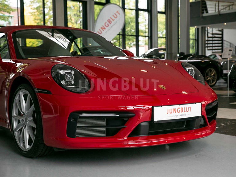 Porsche 992 Carrera 4S