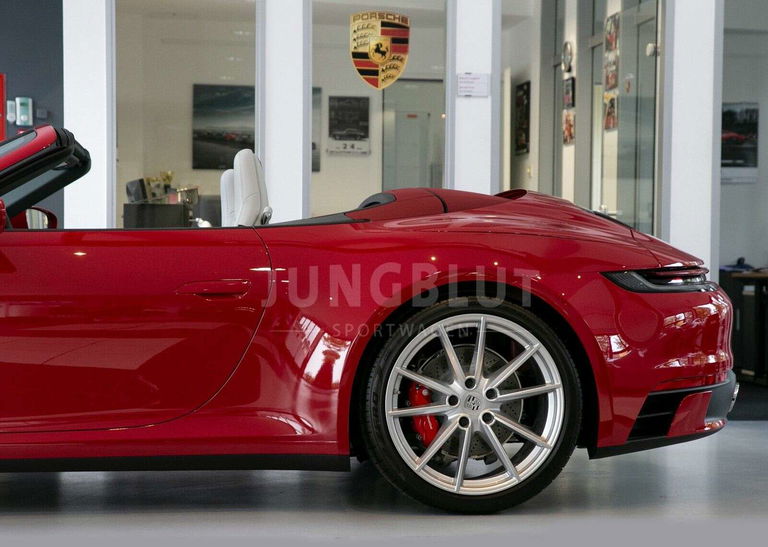 Porsche 992 Carrera 4S