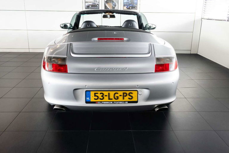 Porsche 996 Carrera 4