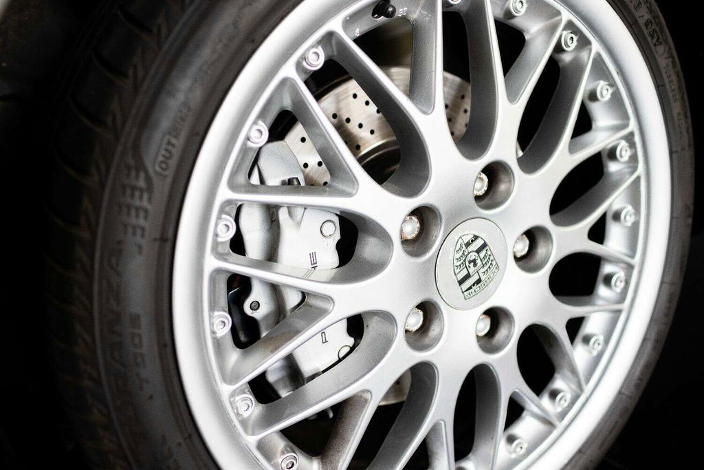 Porsche 996 Carrera 4