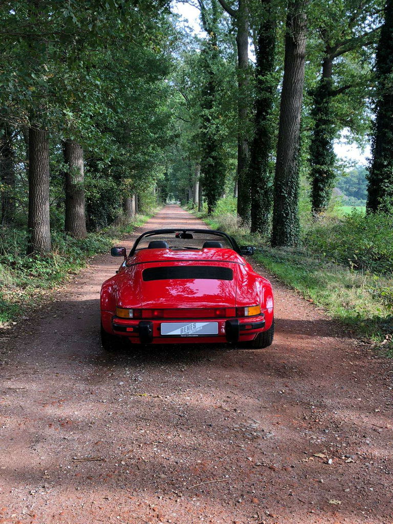 Porsche 911 Carrera 3.2 Speedster