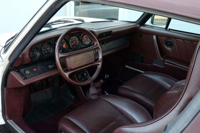 Porsche 911 Carrera 3.2 (US)