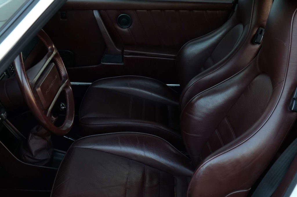 Porsche 911 Carrera 3.2 (US)