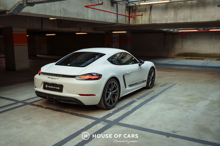 Porsche 718 Cayman T