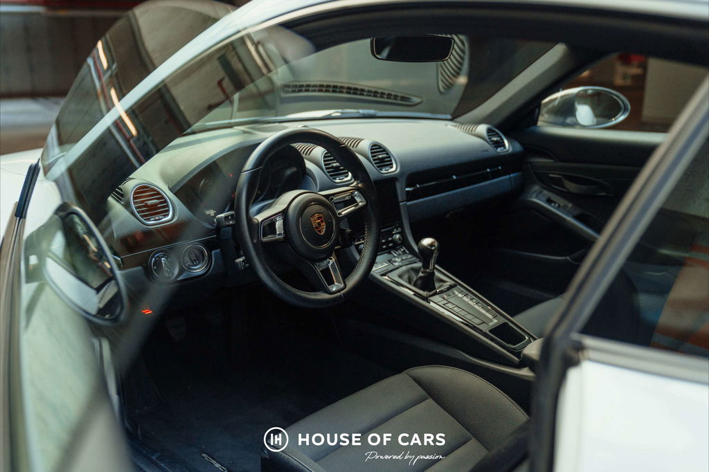 Porsche 718 Cayman T