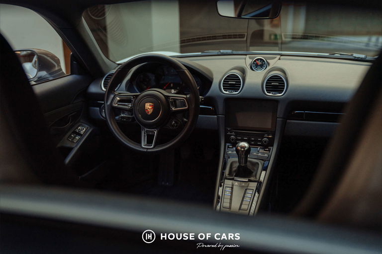 Porsche 718 Cayman T