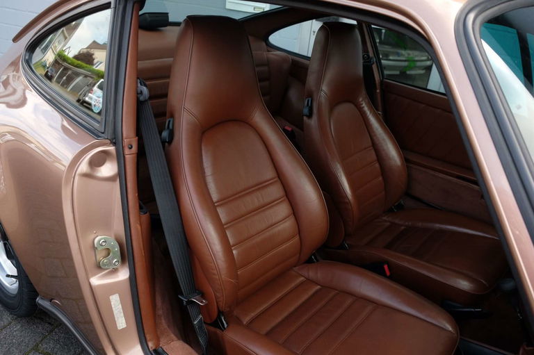 Porsche 911 Carrera 3.2 (US)