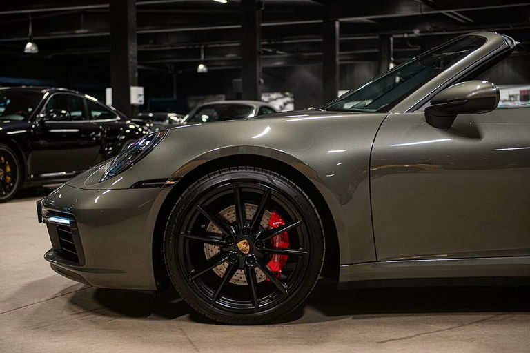 Porsche 992 Carrera 4S