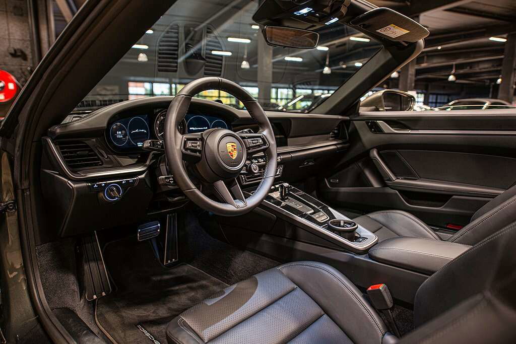 Porsche 992 Carrera 4S