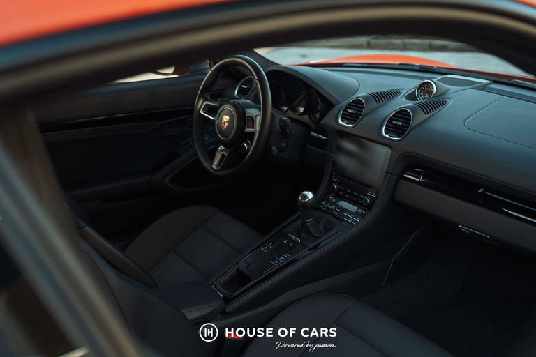 Porsche 718 Cayman T