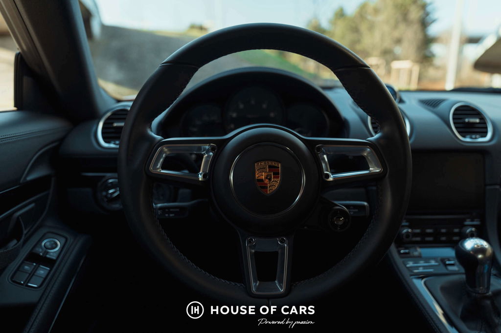 Porsche 718 Cayman T