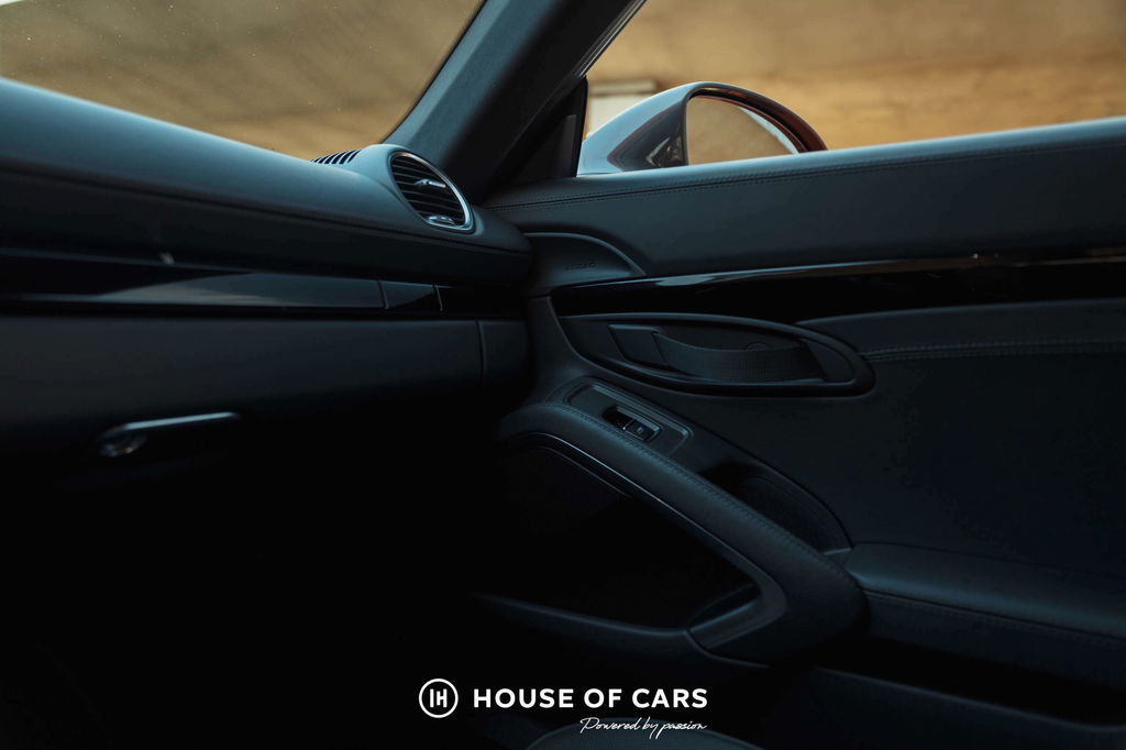 Porsche 718 Cayman T