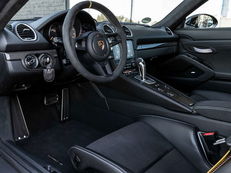 Porsche 718 Cayman GT4