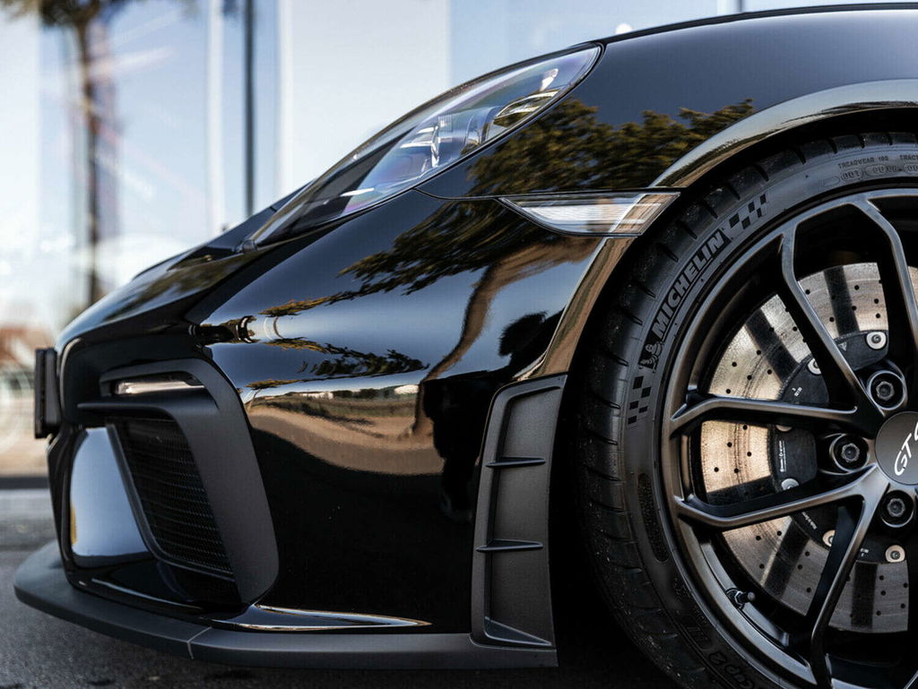 Porsche 718 Cayman GT4